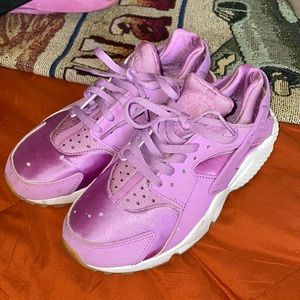 Vibrant Purple Nike Air Huaraches